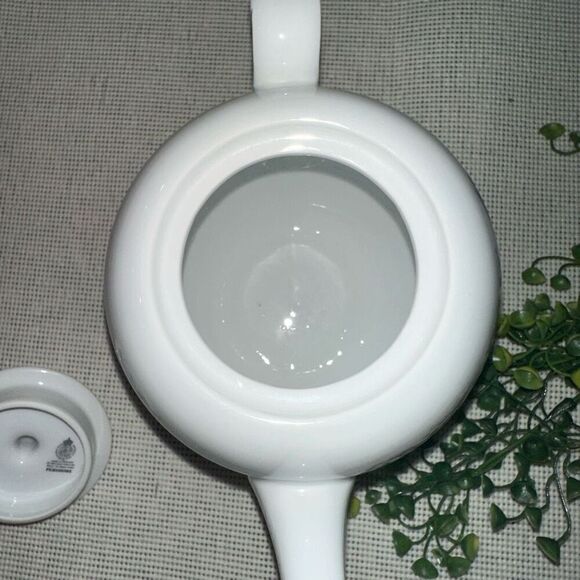 Royal Worcester Pershore Teapot with Lid‎ Fine Porcelain Gold Trim Vintage - Picture 7 of 10